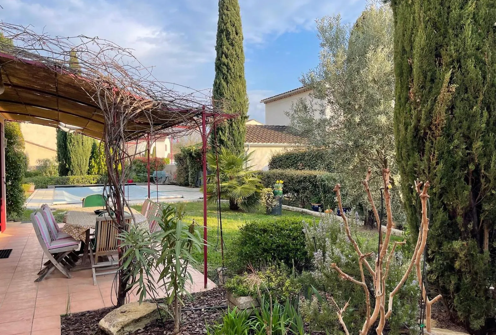 Villa Nicole Avec Piscine & Jardin Prives, Parking Dans Le Coeur Du Luberon, Proche Gordes, Roussillon, Goult, Bonnieux Oppede 0*,