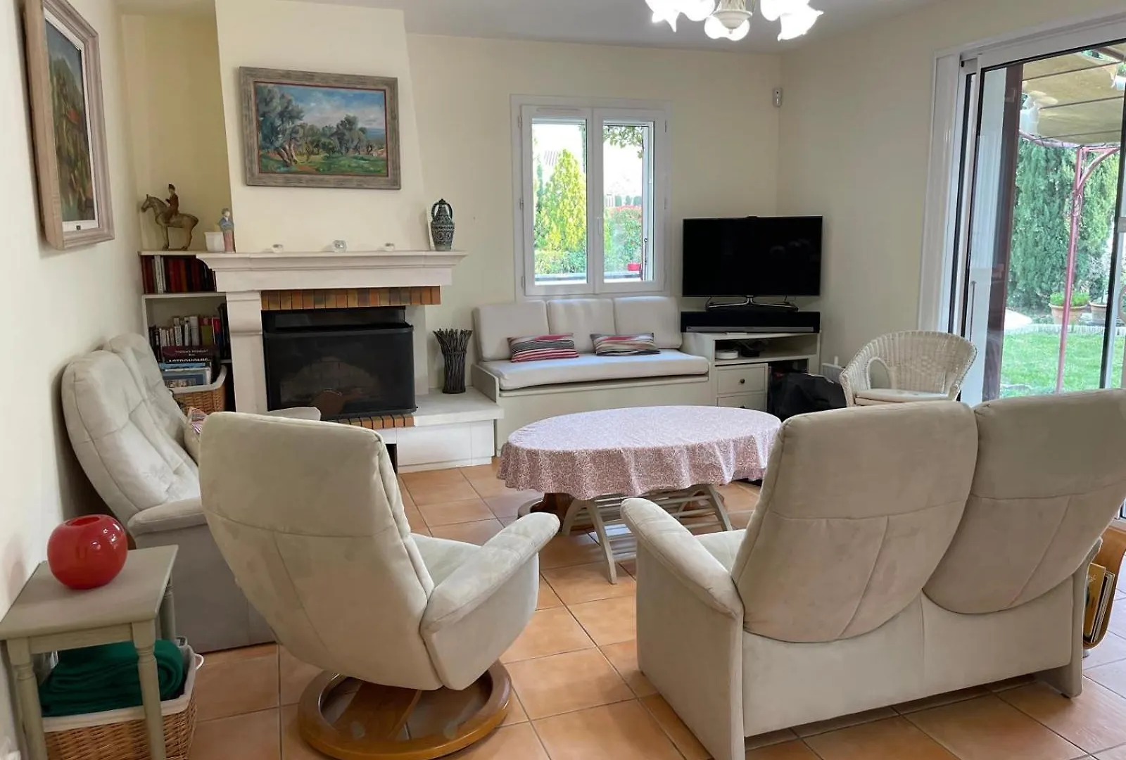 Villa Nicole Avec Piscine & Jardin Prives, Parking Dans Le Coeur Du Luberon, Proche Gordes, Roussillon, Goult, Bonnieux Oppede 0*,  France