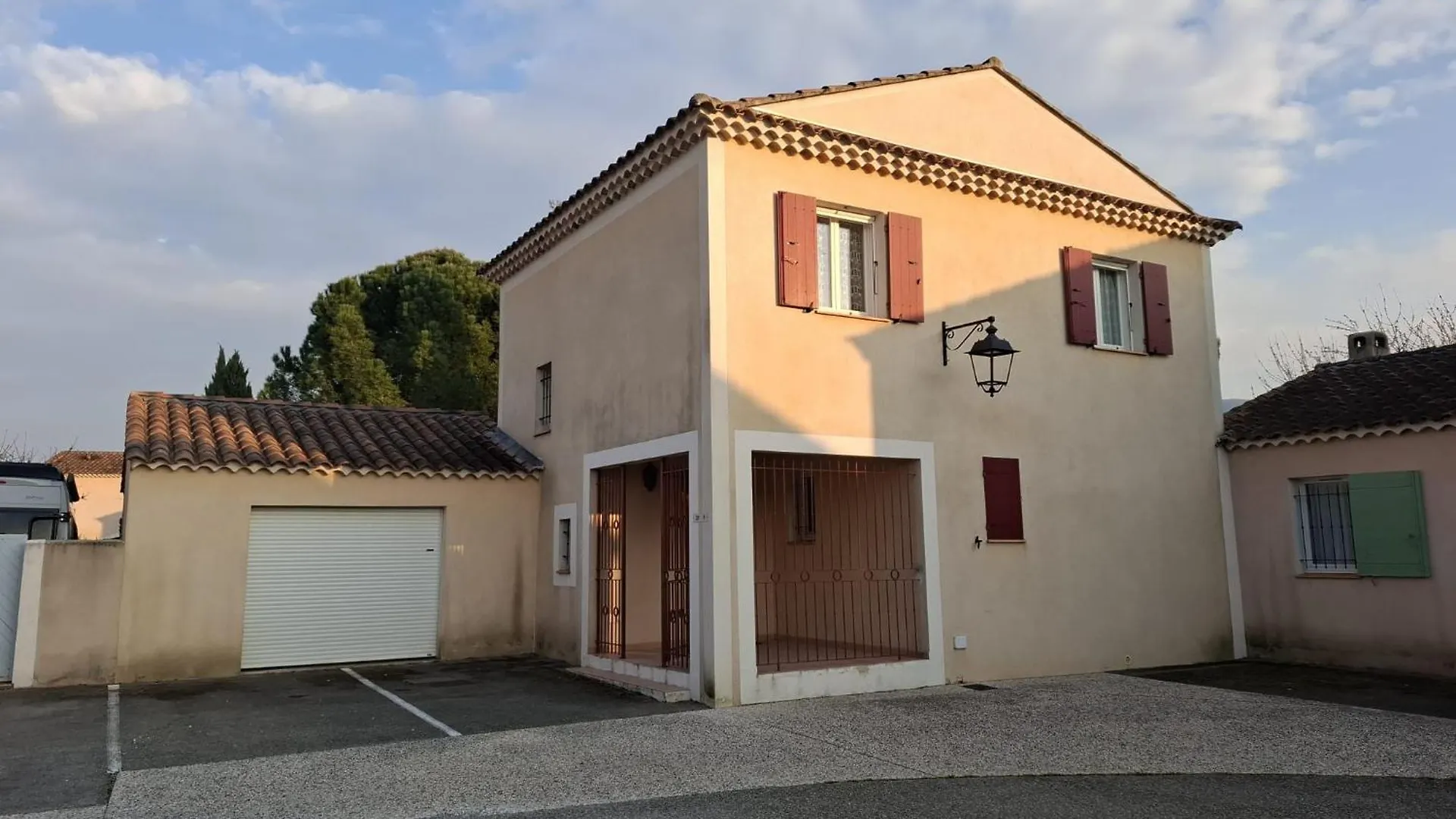 Villa Nicole Avec Piscine & Jardin Prives, Parking Dans Le Coeur Du Luberon, Proche Gordes, Roussillon, Goult, Bonnieux Oppede